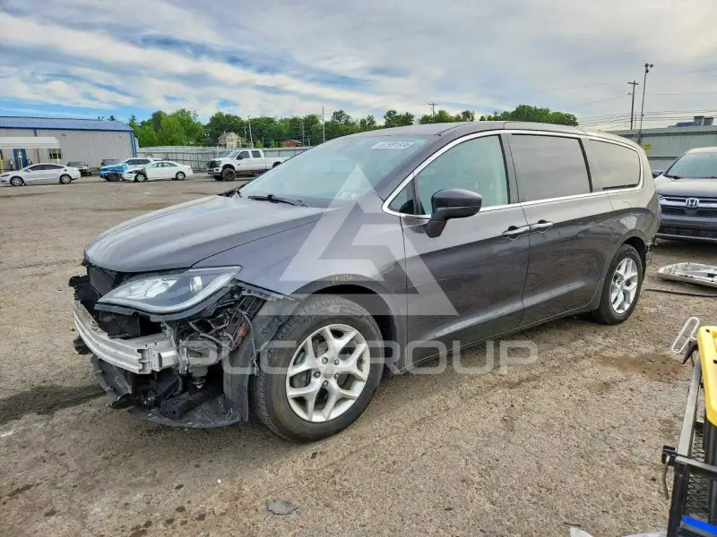 2018 Chrysler PACIFICA photo