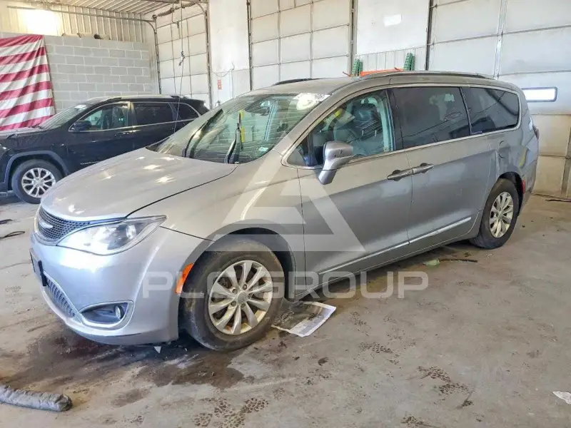 2018 Chrysler PACIFICA photo