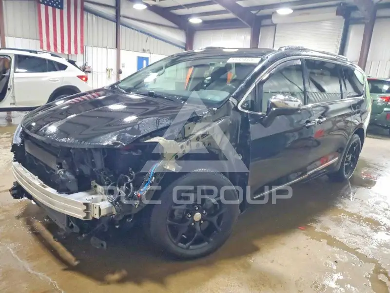 2018 Chrysler PACIFICA photo