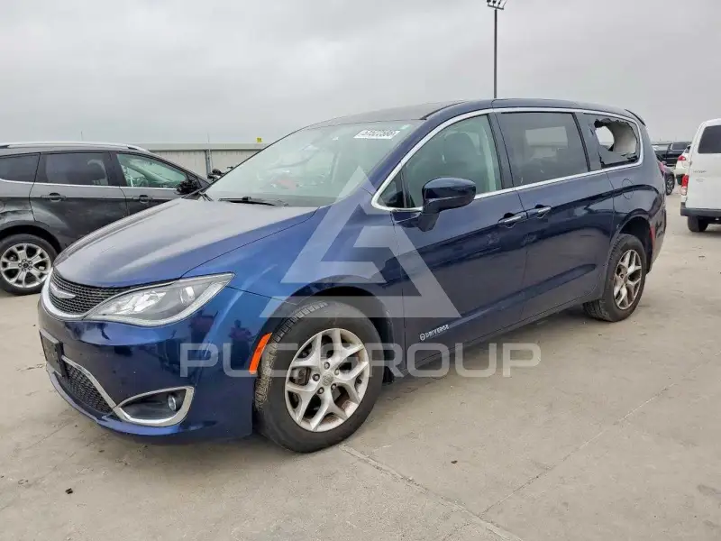 2018 Chrysler PACIFICA photo