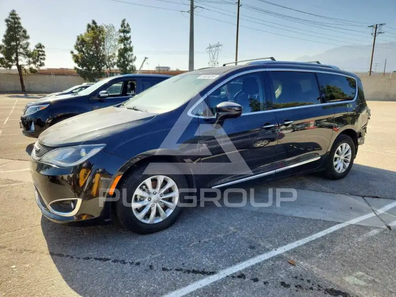 2018 Chrysler PACIFICA photo