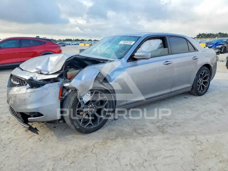 2018 Chrysler 300 фото