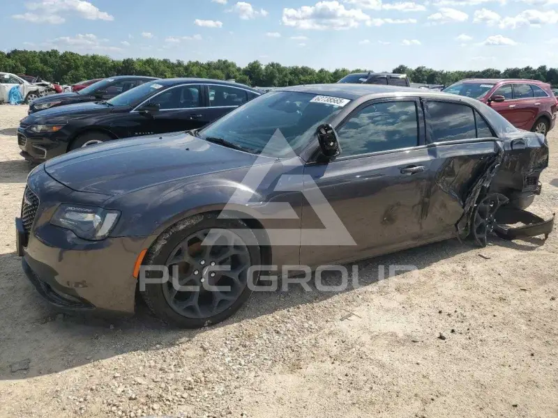 2018 Chrysler 300 photo
