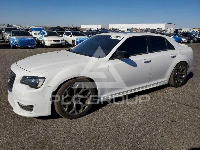 2018 Chrysler 300 photo