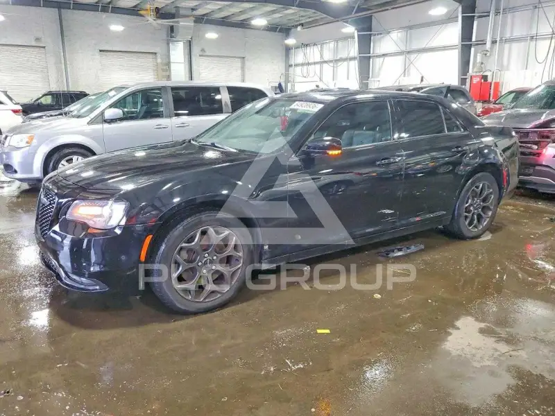 2018 Chrysler 300 фото