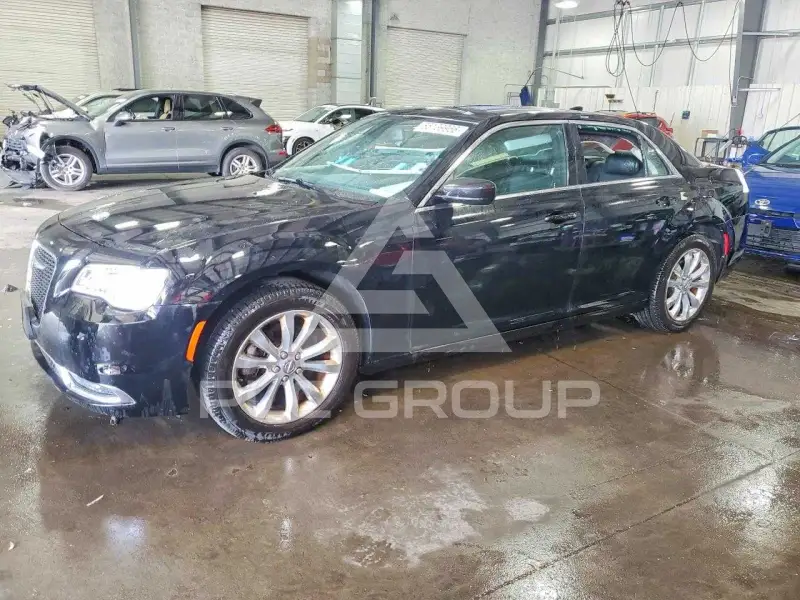 2018 Chrysler 300 фото