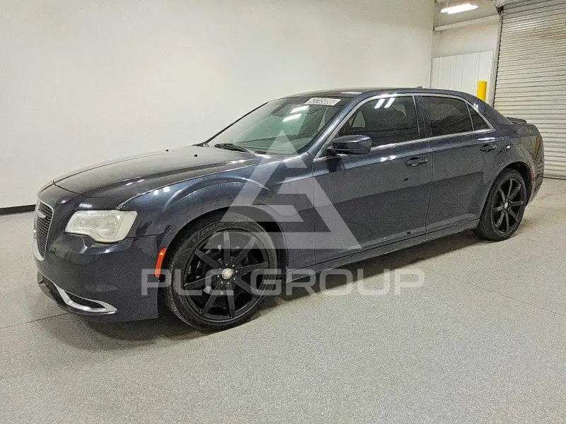2018 Chrysler 300 photo