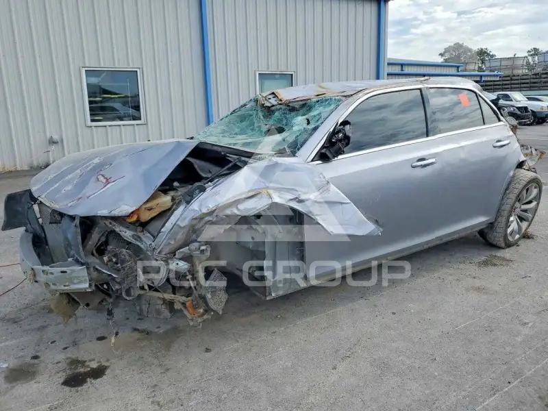 2018 Chrysler 300 фото
