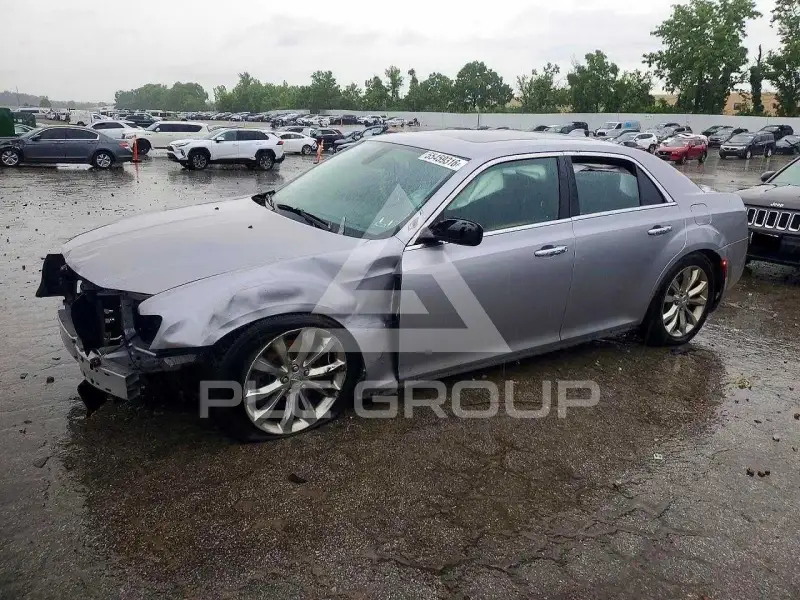 2018 Chrysler 300 фото