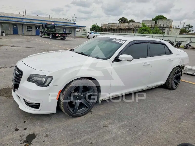2018 Chrysler 300 фото