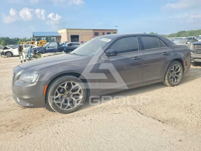 2018 Chrysler 300 photo