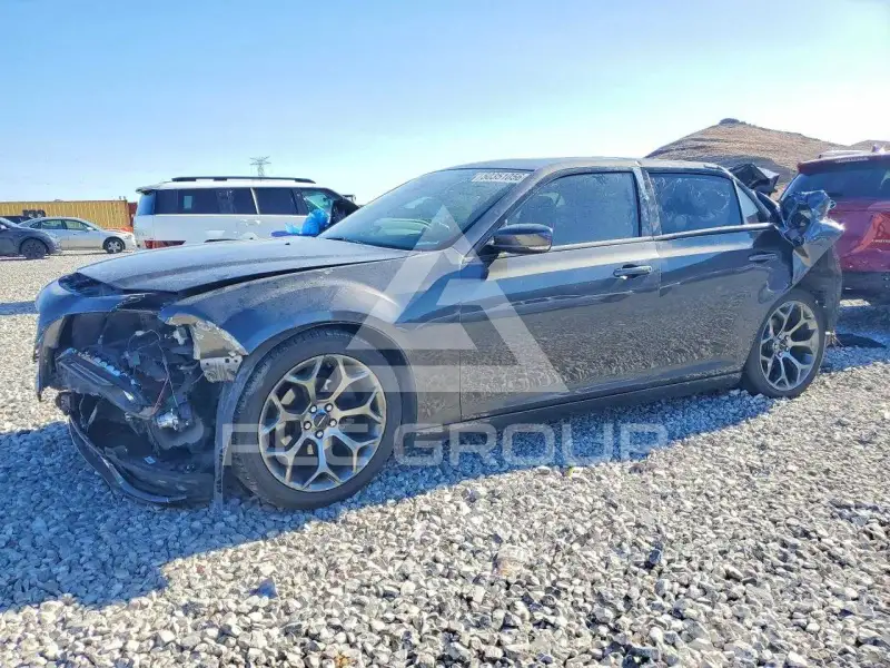 2018 Chrysler 300 photo
