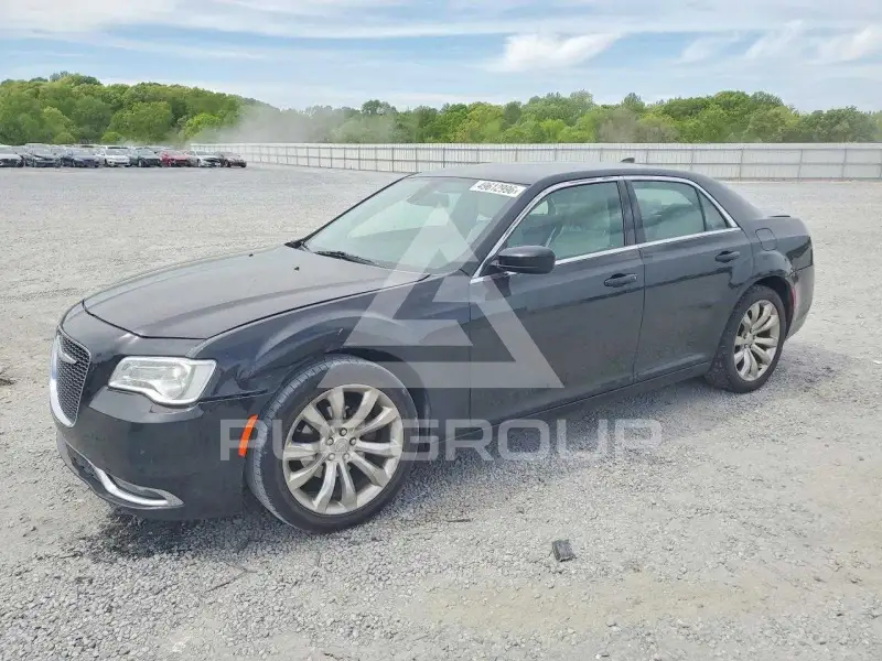 2018 Chrysler 300 photo