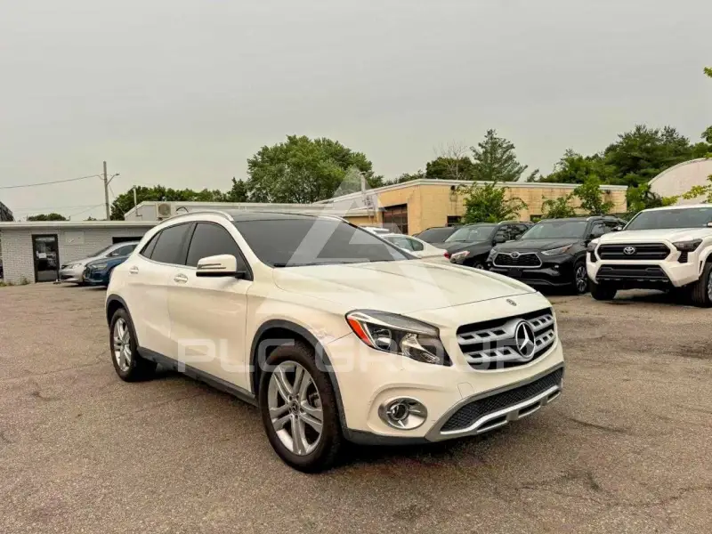 2018 Mercedes Benz GLA-Class photo