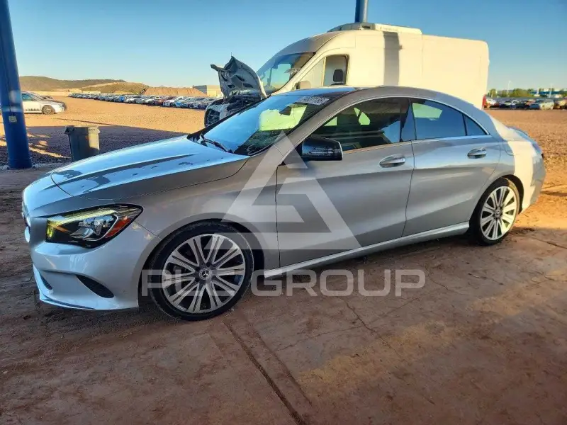 2018 Mercedes Benz CLA-Class фото