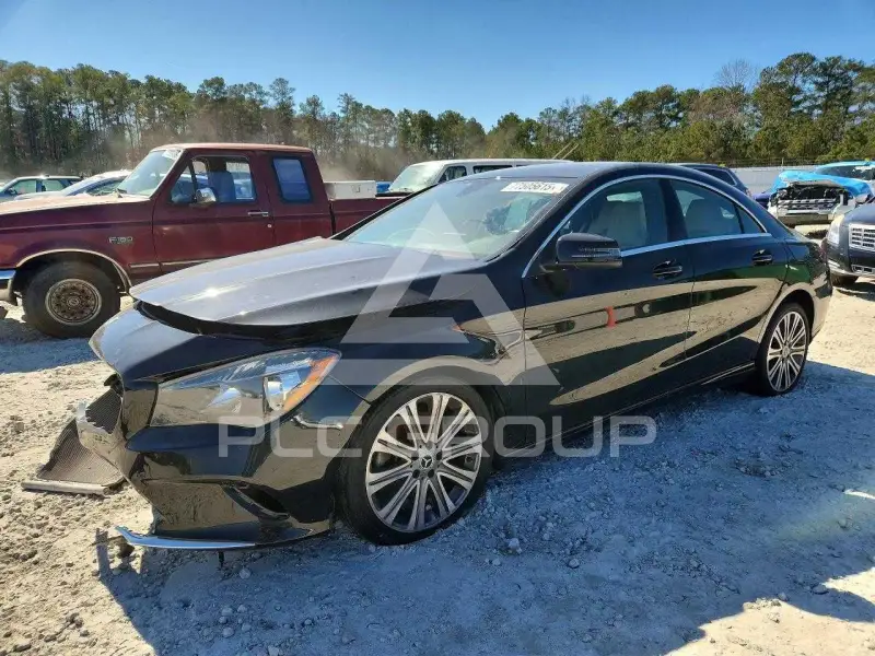 2018 Mercedes Benz CLA-Class фото