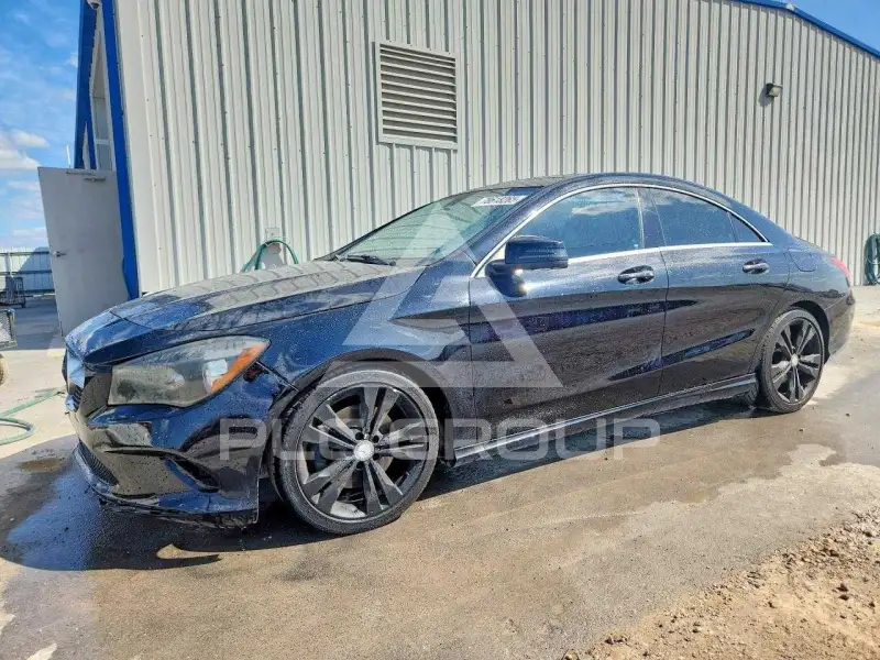 2018 Mercedes Benz CLA-Class фото