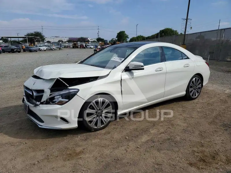 2018 Mercedes Benz CLA-Class фото