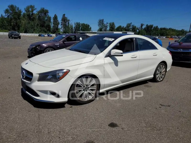 2018 Mercedes Benz CLA-Class фото