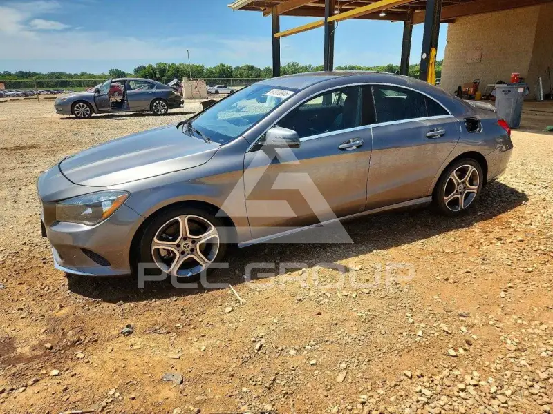 2018 Mercedes Benz CLA-Class фото
