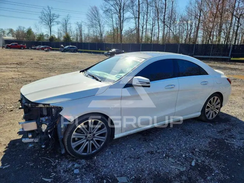 2018 Mercedes Benz CLA-Class фото
