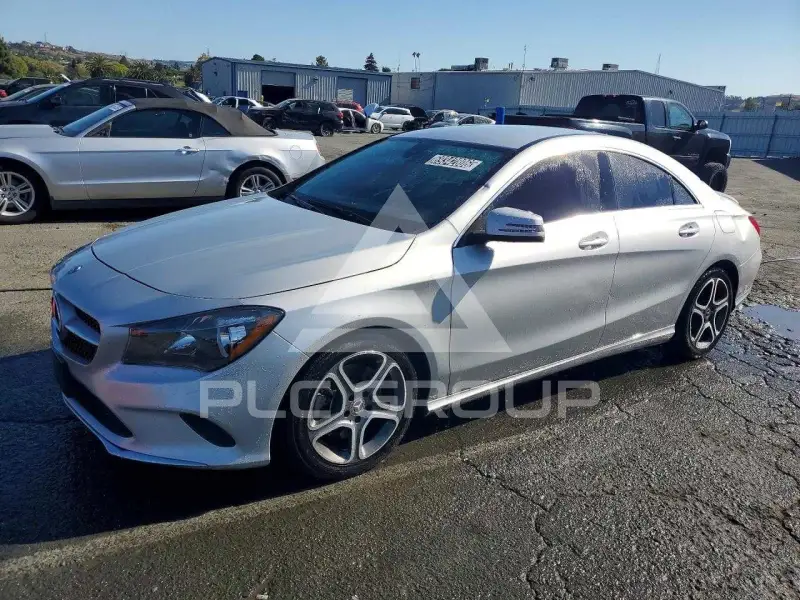 2018 Mercedes Benz CLA-Class фото
