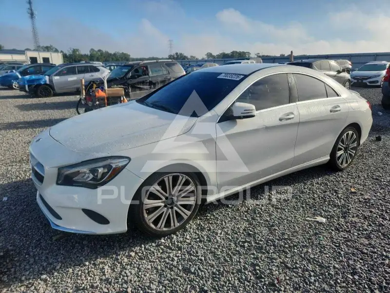 2018 Mercedes Benz CLA-Class фото