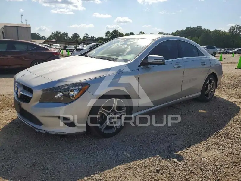 2018 Mercedes Benz CLA-Class фото
