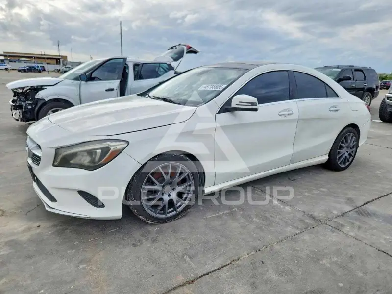 2018 Mercedes Benz CLA-Class фото