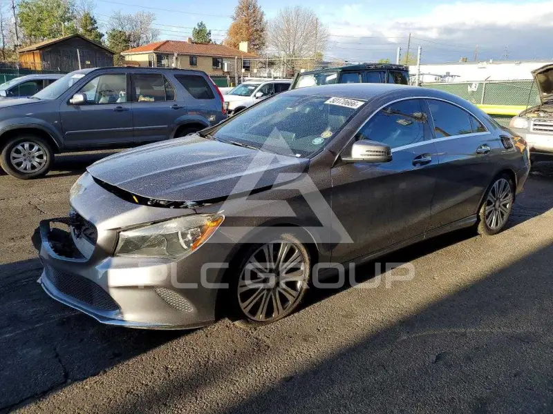 2018 Mercedes Benz CLA-Class фото