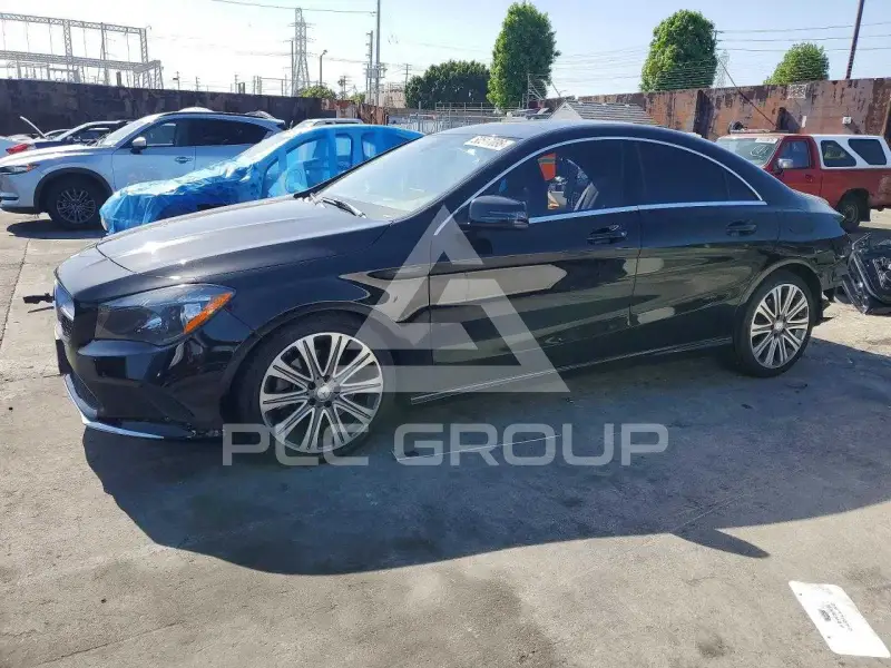 2018 Mercedes Benz CLA-Class фото
