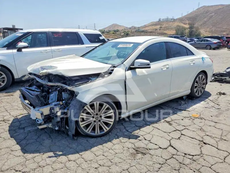 2018 Mercedes Benz CLA-Class фото
