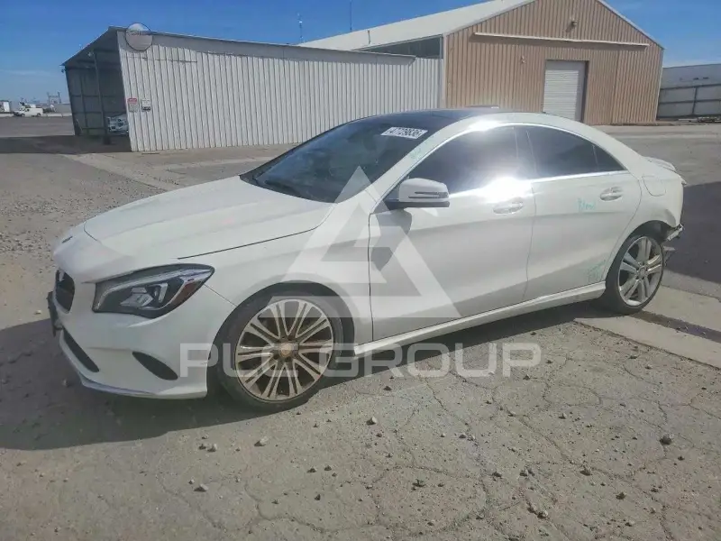 2018 Mercedes Benz CLA-Class фото