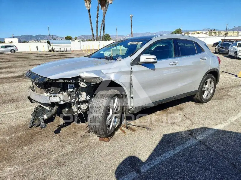 2018 Mercedes Benz GLA-Class фото