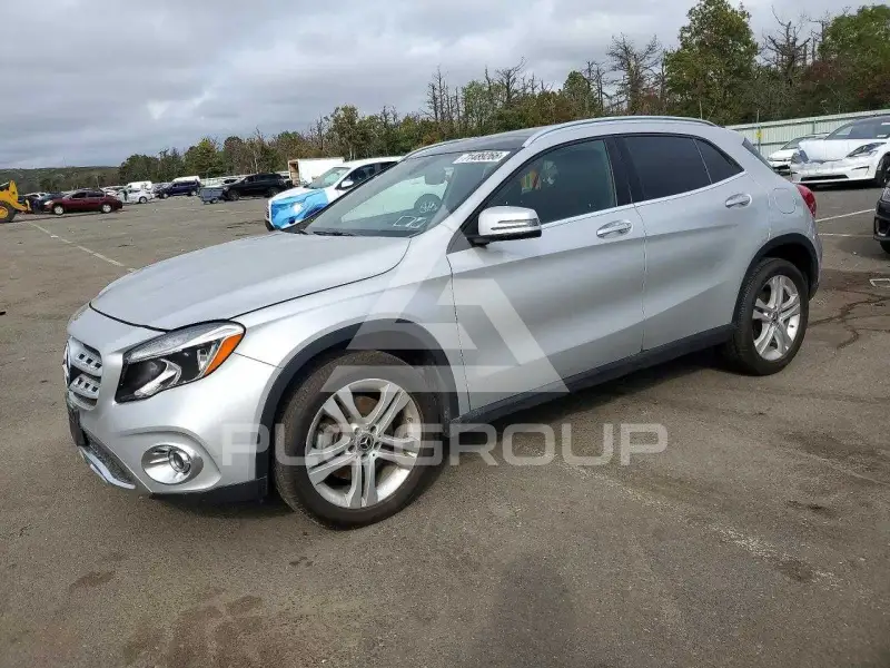 2018 Mercedes Benz GLA-Class фото