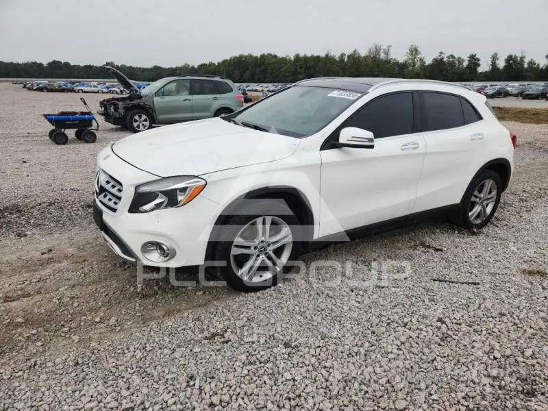 2018 Mercedes Benz GLA-Class фото