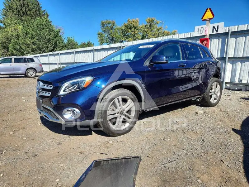 2018 Mercedes Benz GLA-Class фото