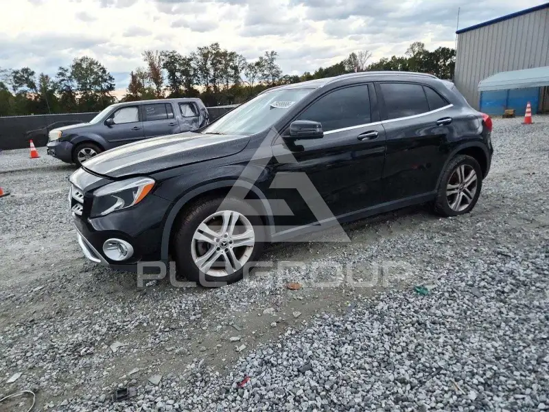 2018 Mercedes Benz GLA-Class photo