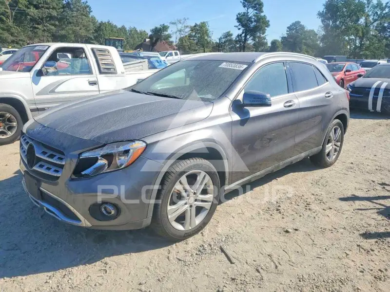 2018 Mercedes Benz GLA-Class фото