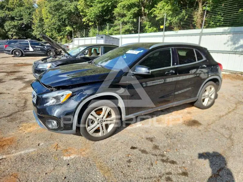 2018 Mercedes Benz GLA-Class фото