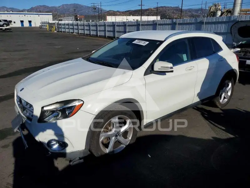 2018 Mercedes Benz GLA-Class фото