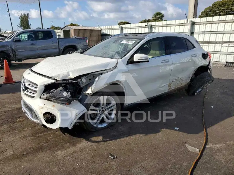 2018 Mercedes Benz GLA-Class фото