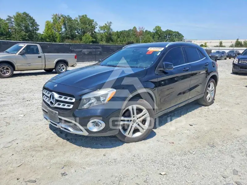 2018 Mercedes Benz GLA-Class фото