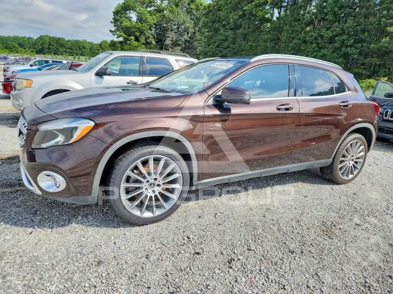 2018 Mercedes Benz GLA-Class фото