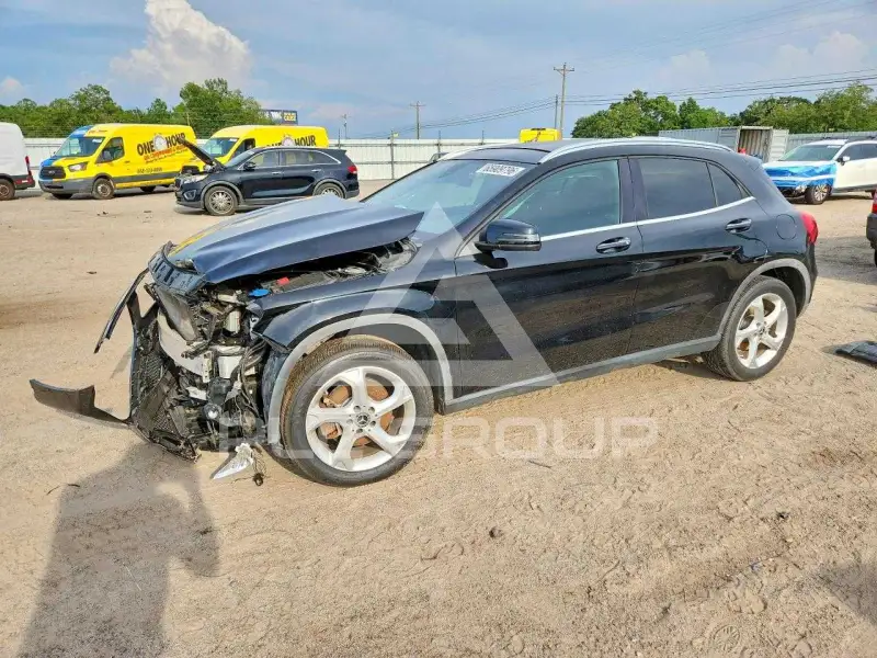 2018 Mercedes Benz GLA-Class фото