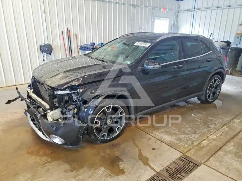 2018 Mercedes Benz GLA-Class фото