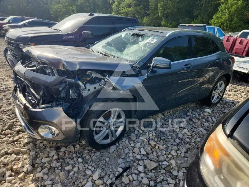 2018 Mercedes Benz GLA-Class фото