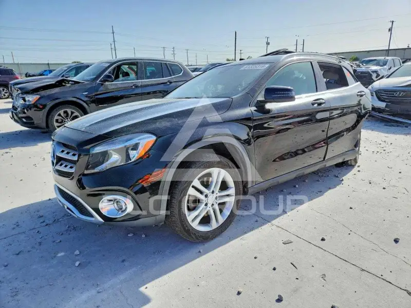 2018 Mercedes Benz GLA-Class photo