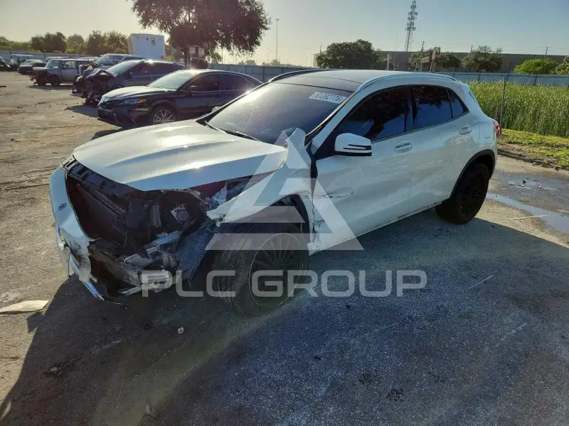 2018 Mercedes Benz GLA-Class фото