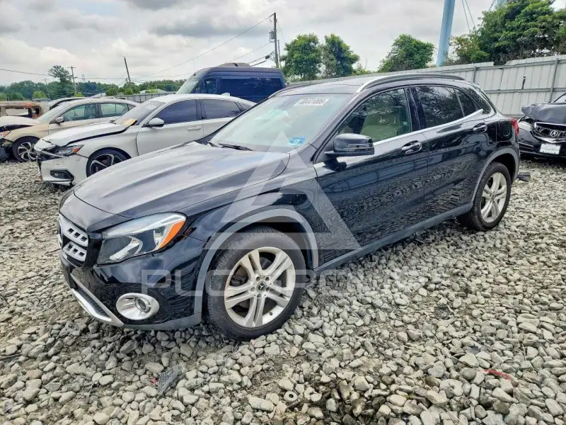 2018 Mercedes Benz GLA-Class photo